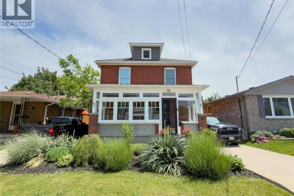 32 Lorne Street, St  Catharines, ON, photo 2