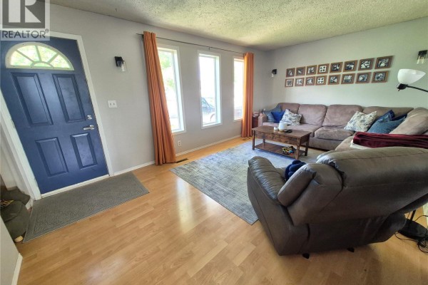 Bedroom - 32 Metheral Bay, Weyburn, SK S4H2M6 Photo 4