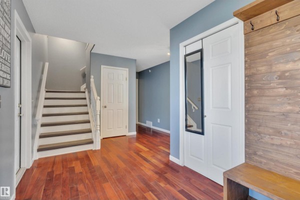 Family room - 32 Moberg Rd, Leduc, AB T9E8A6 Photo 4