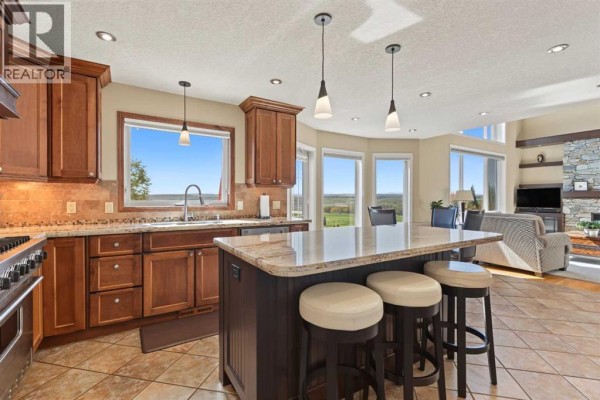 Family room - 32 Mt Kidd Point Se, Calgary, AB T2Z3C5 Photo 5