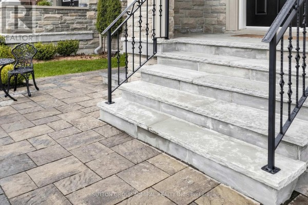 32 Nicort Road, King, ON, photo 3