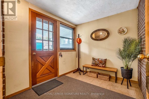 Dining room - 32 Northey Drive, Toronto, ON M2L2S9 Photo 3