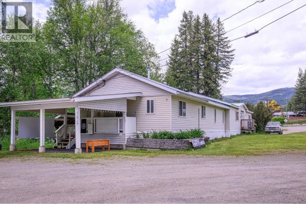 Laundry room - 32 Old N Thompson  E Highway, Clearwater, BC V0E1N2 Photo 2