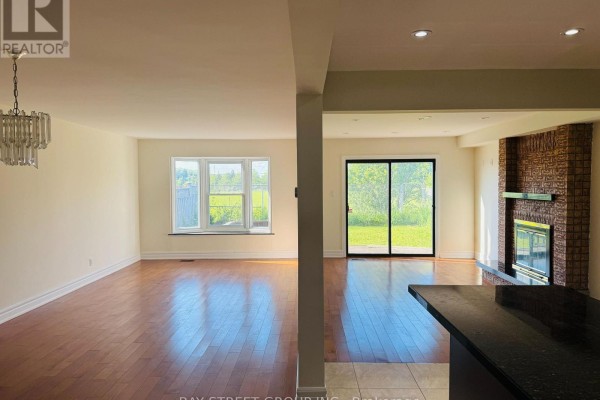 Family room - 32 Perthshire Street, Toronto, ON M1V3A9 Photo 4