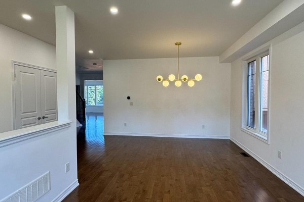 Family room - 32 Philips Lake Court, Richmond Hill, ON L4E0S8 Photo 5