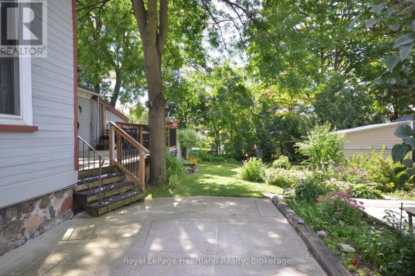 Loft - 32 Rattenbury Street W, Central Huron, ON N0M1L0 Photo 4