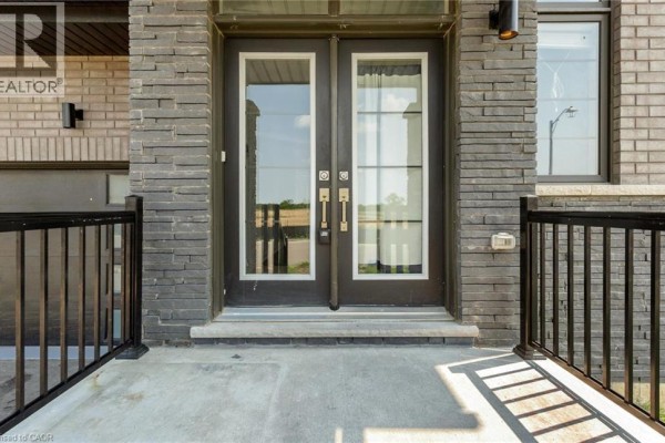 32 Rebecca Way, Caledonia, ON, photo 3