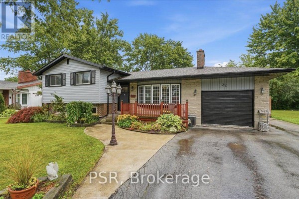 Family room - 32 Richmond Street, Welland, ON L3B5L6 Photo 4