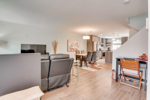 Dinette - 32 Rue Jacques-joubert, Gatineau, QC J8L0Y5 Photo 5