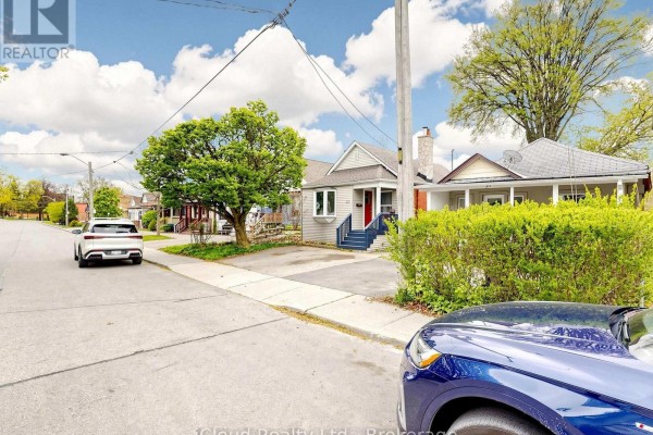 32 Seventeenth Street, Toronto, ON, photo 2