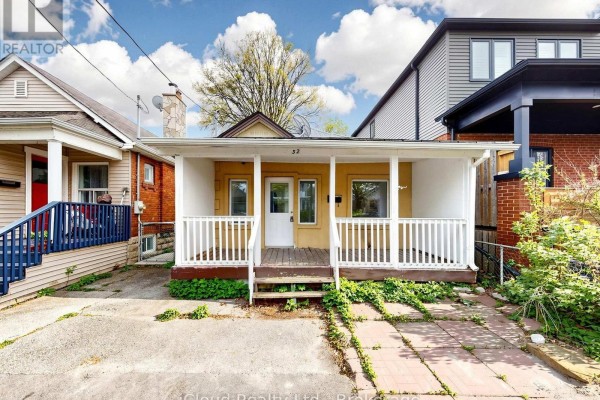 32 Seventeenth Street, Toronto, ON M8V3K3 Photo 4