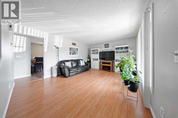 Laundry room - 32 Shawmeadows Road Sw, Calgary, AB T2Y1B2 Photo 3