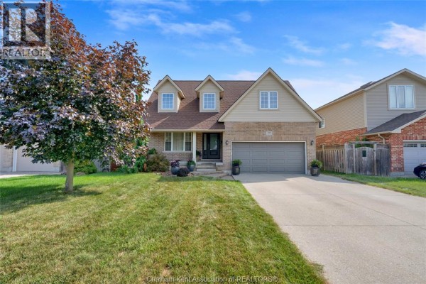 2pc Bathroom - 32 Sherwood Court, Chatham, ON N7M6L3 Photo 2