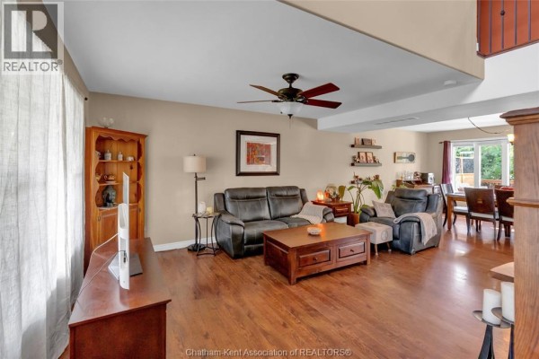 3pc Ensuite bath - 32 Sherwood Court, Chatham, ON N7M6L3 Photo 4