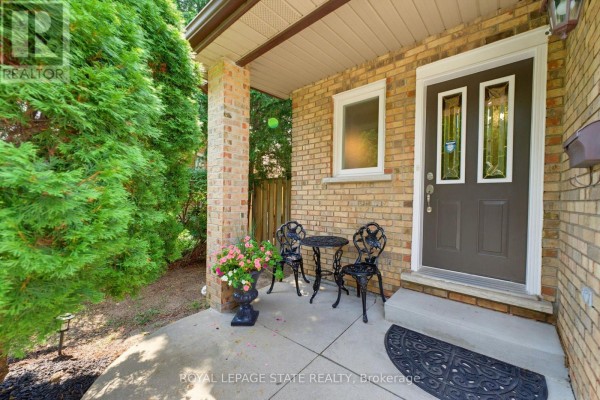 32 Silvervine Drive, Hamilton, ON, photo 2