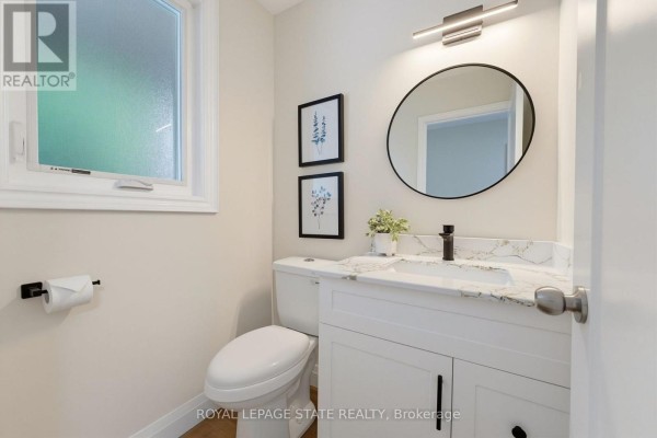 Family room - 32 Silvervine Drive, Hamilton, ON L8J1K2 Photo 4