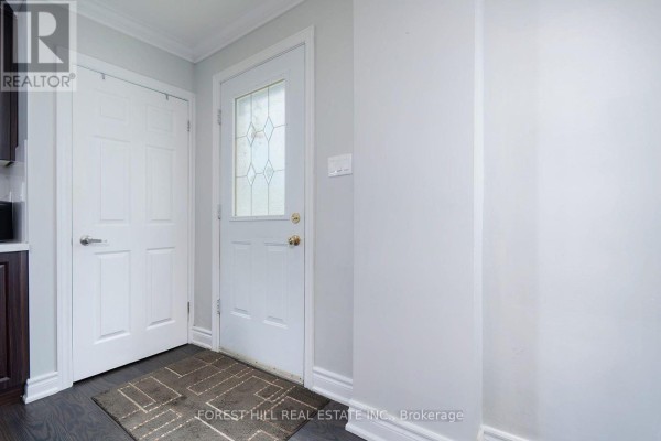 32 Stamford Square N, Toronto, ON, photo 3