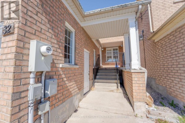 Primary Bedroom - 32 Summerdale Crescent, Brampton, ON L6X4V8 Photo 4
