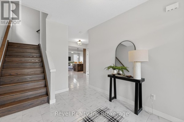 Dining room - 32 Sutherland Crescent, Ingersoll, ON N5C0E3 Photo 4