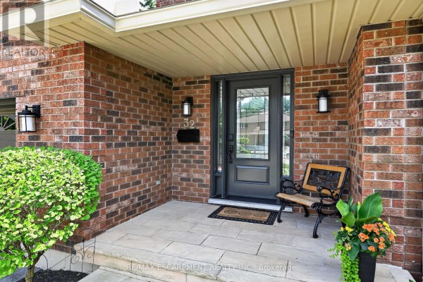 32 Symphony Place, Hamilton, ON, photo 2