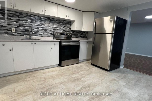 32 Thorncroft Crescent, Ajax