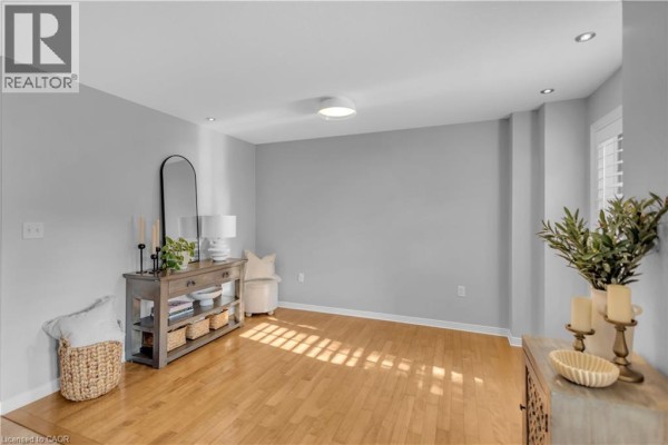 5pc Bathroom - 32 Tossell Avenue, Hamilton, ON L0R1P0 Photo 5