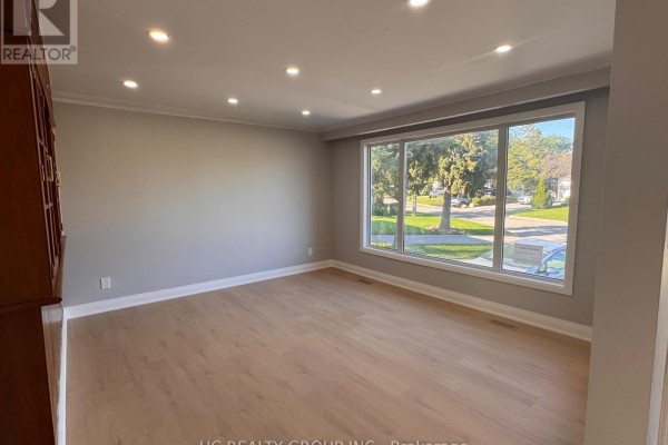 32 Upper King Richard Court, Markham, ON L3P1M1 Photo 3