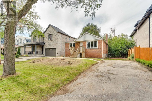Kitchen - 32 Wigan Crescent, Toronto, ON M3H3A4 Photo 3