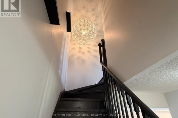 320 - 199 Pine Grove Road, Vaughan, ON L4L2H7 Photo 5