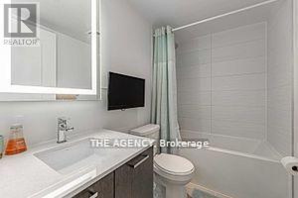 320 - 2301 Danforth Avenue, Toronto, ON M4C1K5 Photo 5