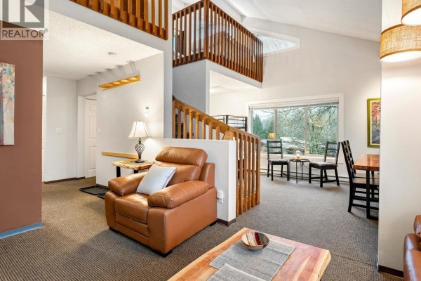 320 2021 Karen Crescent, Whistler, BC V8E0H1 Photo 4
