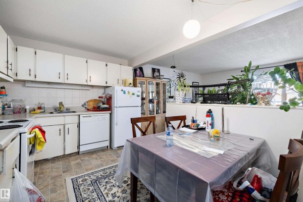 Dining room - #320 8604 Gateway Bv Nw, Edmonton, AB T6E4B6 Photo 2