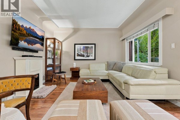 320 E 32nd Avenue, Vancouver, BC V5V2Y4 Photo 3