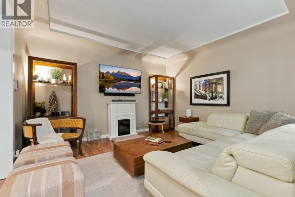 320 E 32nd Avenue, Vancouver, BC V5V2Y4 Photo 4