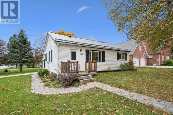 Living room - 320 Queen Street W, Wellington North, ON N0G2L3 Photo 3
