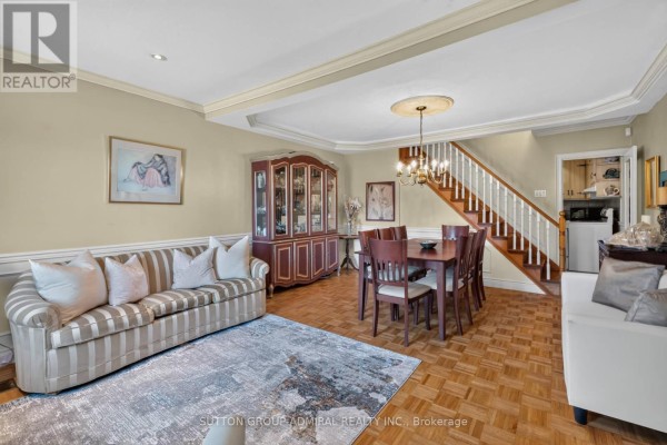 Living room - 320 Weston Road, Toronto, ON M6N3P5 Photo 3