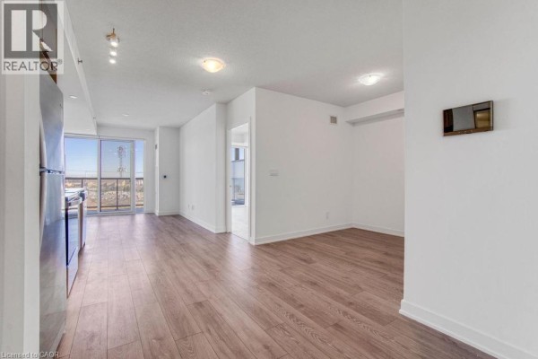 Kitchen - 3200 Dakota Common Unit# B906, Burlington, ON L7M2A7 Photo 5