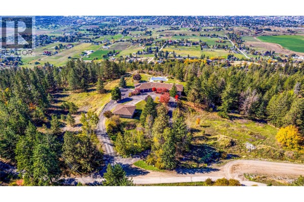 Pantry - 3200 Greenwood Road, Vernon, BC V1B4G5 Photo 5