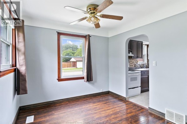 3200 Longfellow Avenue, Windsor, ON, photo 3