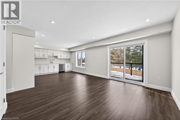 Living room/Dining room - 3202 Vivian Line Unit# 48, Stratford, ON N5A0K6 Photo 5