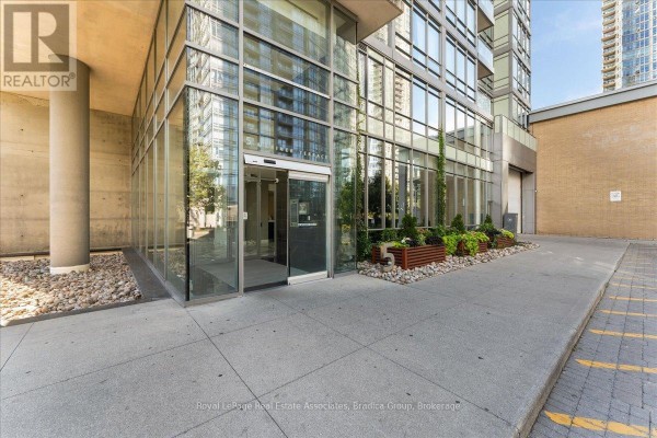 Den - 3203 - 5 Mariner Terrace, Toronto, ON M5V3V6 Photo 5