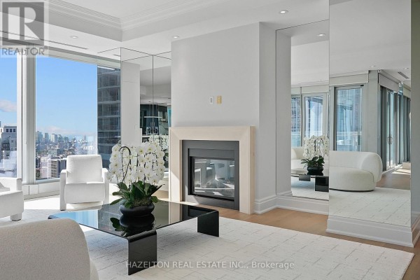 Living room - 3203 - 50 Yorkville Avenue, Toronto, ON M4W0A3 Photo 2