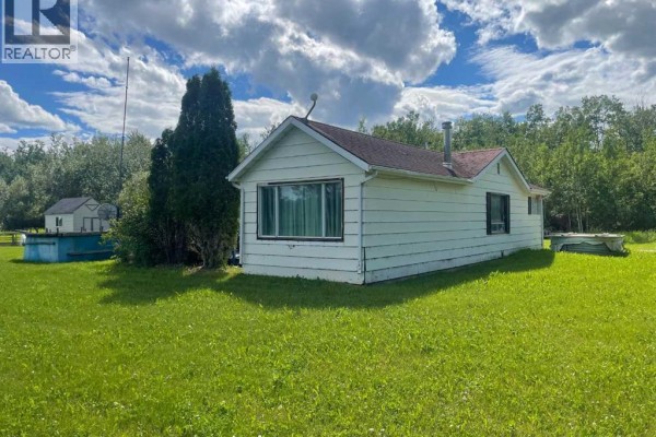Primary Bedroom - 32033 Twp Rd 832, Rural Clear Hills County, AB T0H1L0 Photo 5