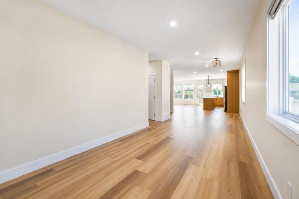32034 Hillcrest Avenue, Mission, BC V2V1L2 Photo 4