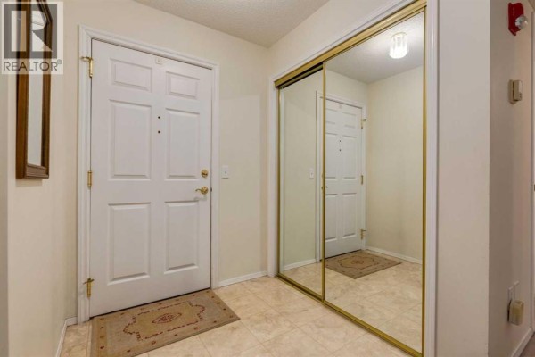 Foyer - 3204, 3204 Sienna Park Green Sw, Calgary, AB T3H3N7 Photo 4