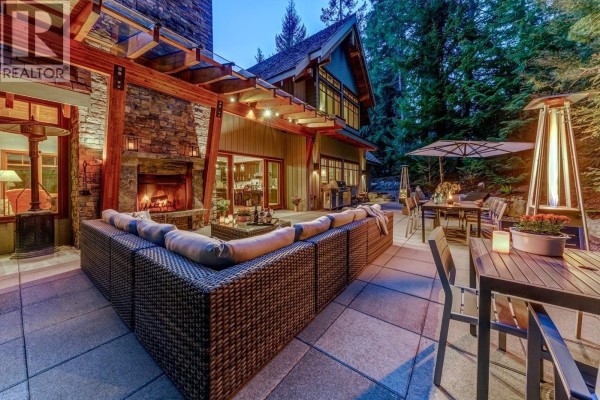 3205 Archibald Way, Whistler, BC V8E0B8 Photo 5