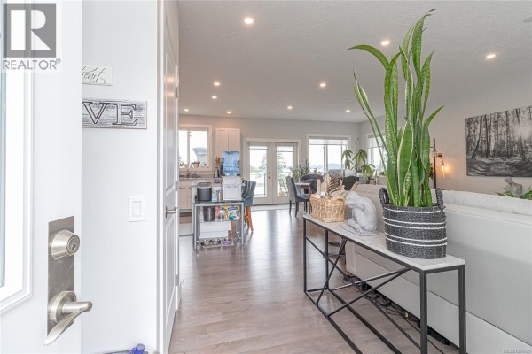 Kitchen - 3205 Douglas St, Chemainus, BC V0R1K2 Photo 4