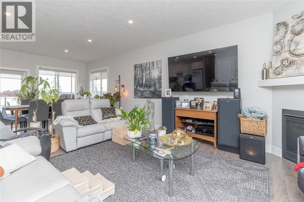 Living room - 3205 Douglas St, Chemainus, BC V0R1K2 Photo 5