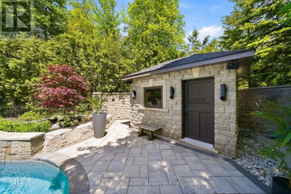 3205 Highpoint Court, Burlington, ON, photo 2