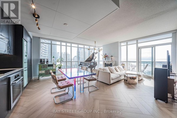 3206 - 15 Iceboat Terrace, Toronto